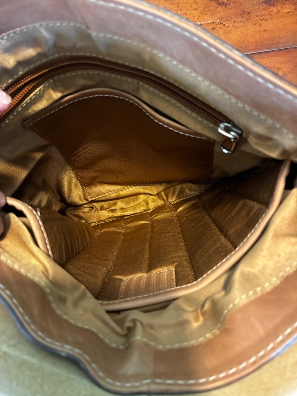 Leather Shoulder Handbag - Picture 9 of 10